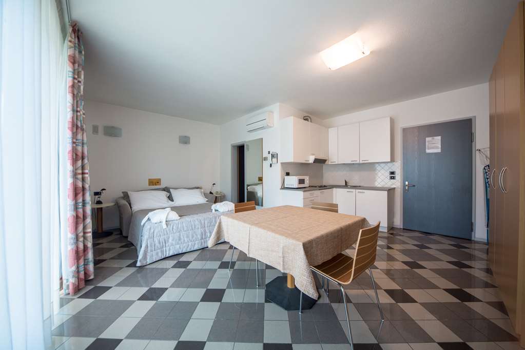 Piazzi House Aparthotel ซอนดริโอ ห้อง รูปภาพ
